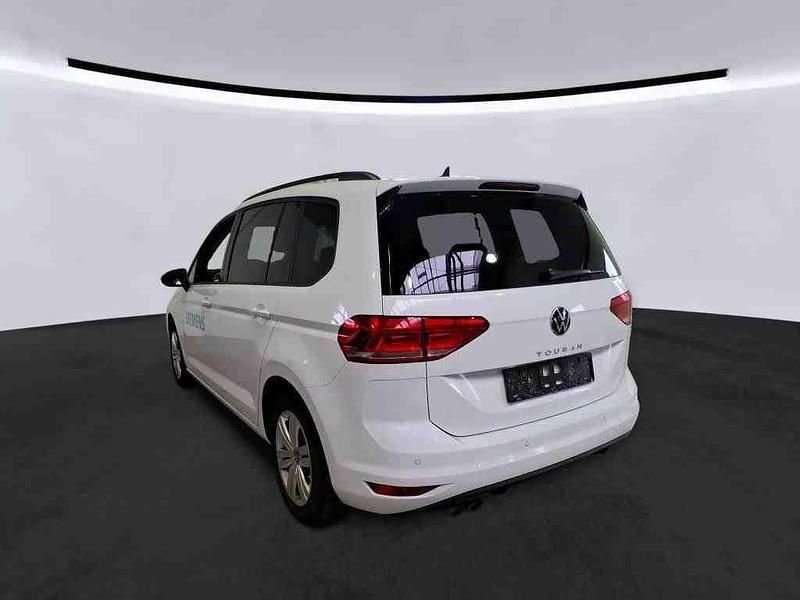 Gebraucht VW Touran Comfortline 150 PS (110 kW) 2022 Weiß Van / Kleinbus