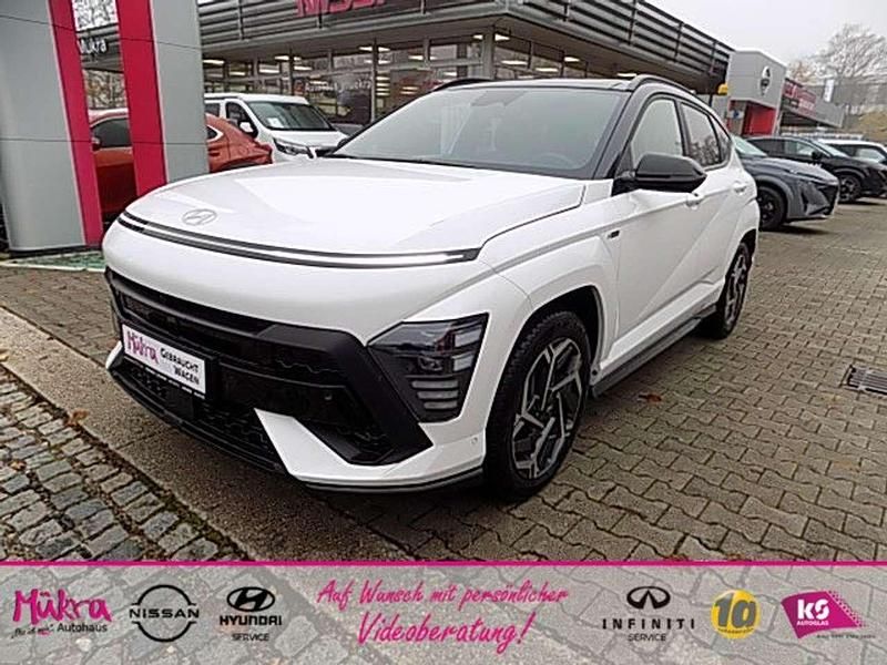 Atlas white abyss black Gebraucht 2024 Hyundai Kona N Line SUV | 34.460 € (Teuer) - Bild 1/4