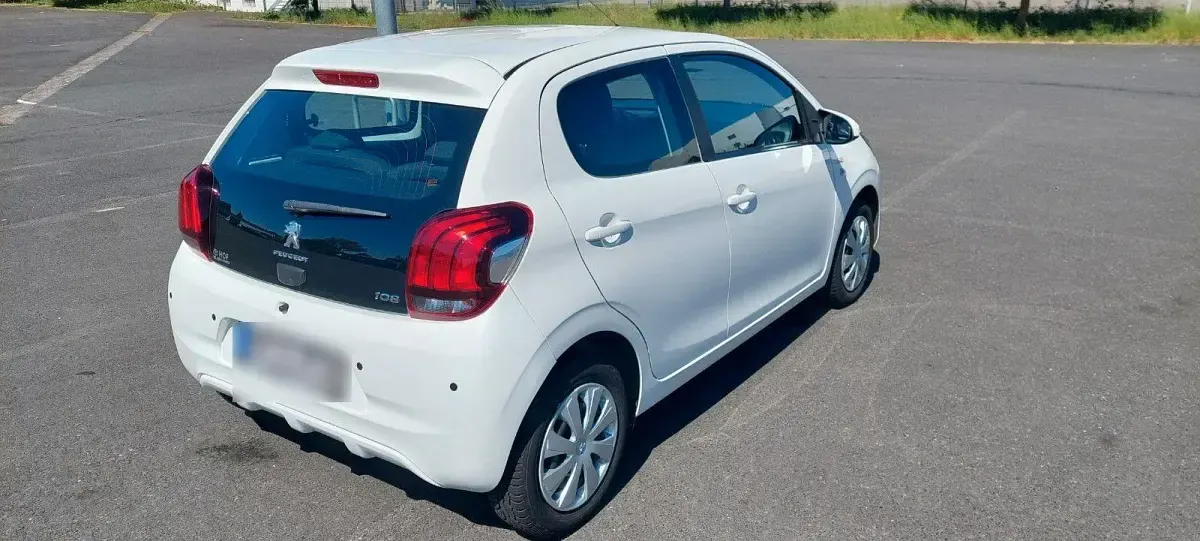 Gebraucht Peugeot 108 Active 72 PS (52 kW) 2018 Weiß Limousine