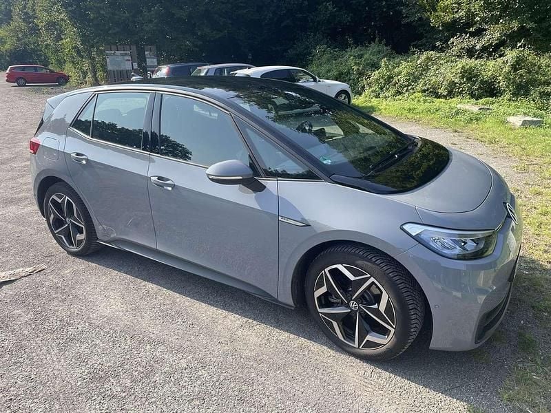 Grau Gebraucht 2022 VW ID.3 Pro Performance Kleinwagen | 19.990 € (Superpreis) - Bild 1/3