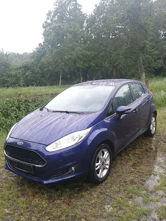 Gebraucht Ford Fiesta SYNC Edition 60 PS (44 kW) 2016 Blau Kleinwagen