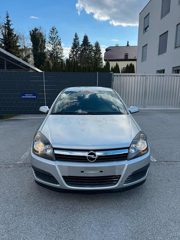Gebraucht Opel Astra 105 PS (77 kW) 2005 Silber Kleinwagen