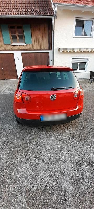 Gebraucht VW Golf V 80 PS (58 kW) 2008 Rot Kleinwagen
