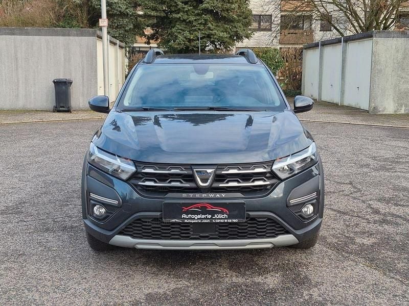 Gebraucht Dacia Sandero Stepway 101 PS (74 kW) 2021 Grau SUV