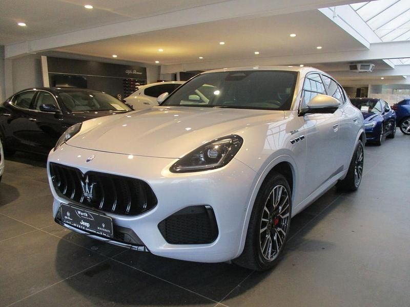 Weiß Gebraucht 2022 Maserati Grecale SUV | 59.900 € (Guter Preis) - Bild 1/4
