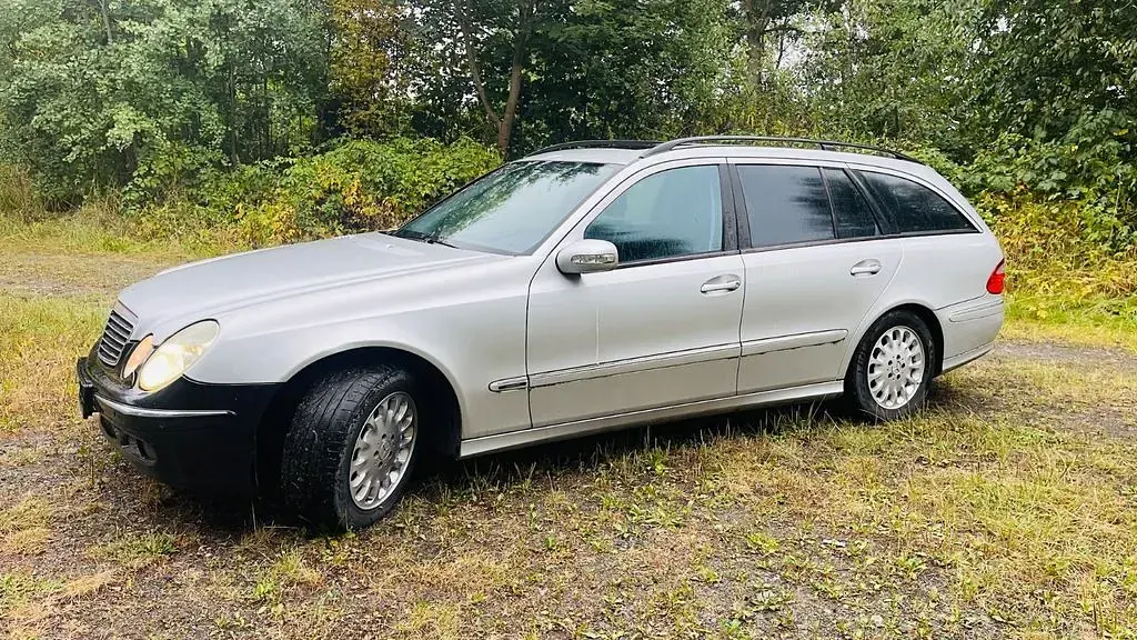 Gebraucht Mercedes E220 150 PS (110 kW) 2006 Silber Kombi