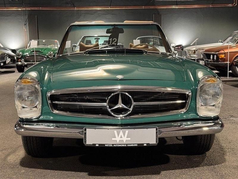 Second-hand Mercedes 230 150 CP (110 kW) 1966 Verde Cabrio