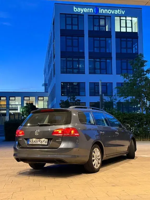 Gebraucht VW Passat Comfortline 122 PS (89 kW) 2011 Blau Kombi