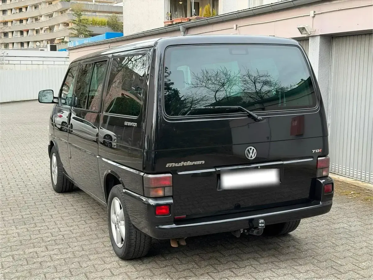 Gebraucht VW Multivan 151 PS (111 kW) 2002 Schwarz Van / Kleinbus