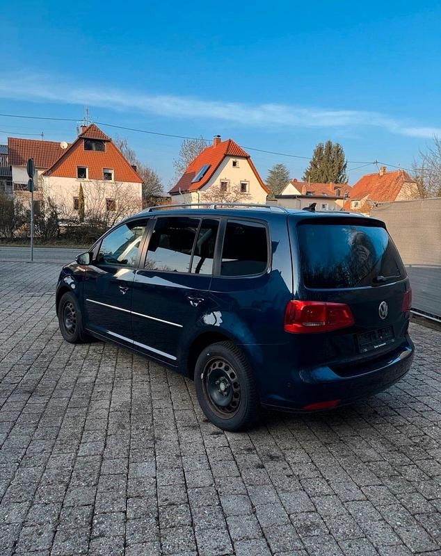Gebraucht VW Touran Highline 140 PS (102 kW) 2015 Blau Van / Kleinbus