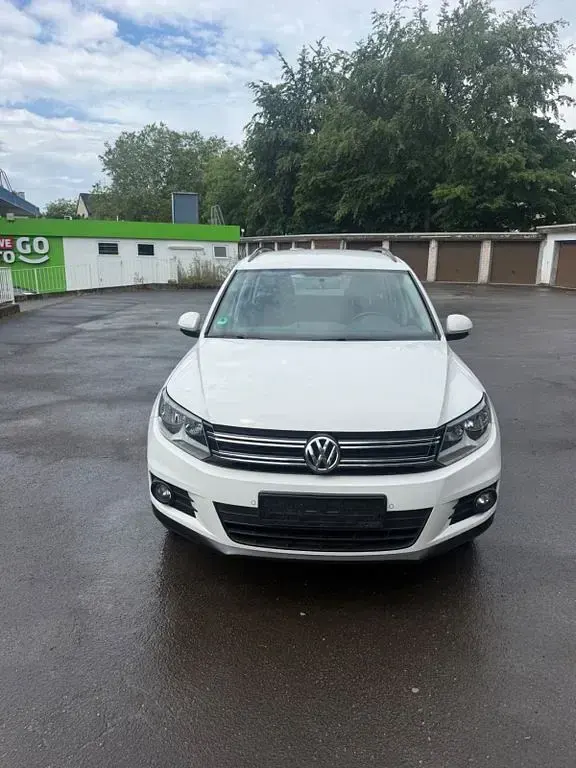 Gebraucht VW Tiguan Sportline 122 PS (89 kW) 2013 Weiß SUV