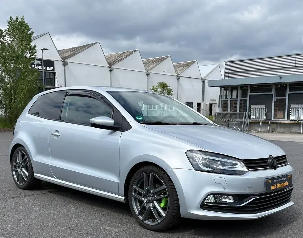 Gebraucht VW Polo Highline 90 PS (66 kW) 2017 Silber