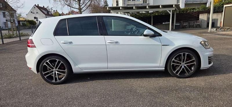 Gebraucht VW Golf VII GTD 184 PS (135 kW) 2016 Pure white Kleinwagen