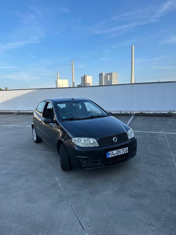 Schwarz Gebraucht 2005 Fiat Punto Kleinwagen | 1.150 € (Fairer Preis) - Bild 1/4