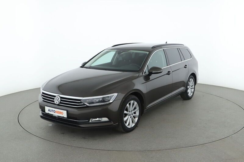 Braun Gebraucht 2016 VW Passat Comfortline Kombi | 15.440 € - Bild 1/4