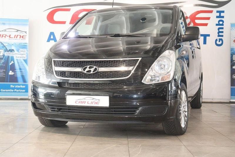 Schwarz Gebraucht 2012 Hyundai H-1 Comfort Van / Kleinbus | 11.333 € (Guter Preis) - Bild 1/4