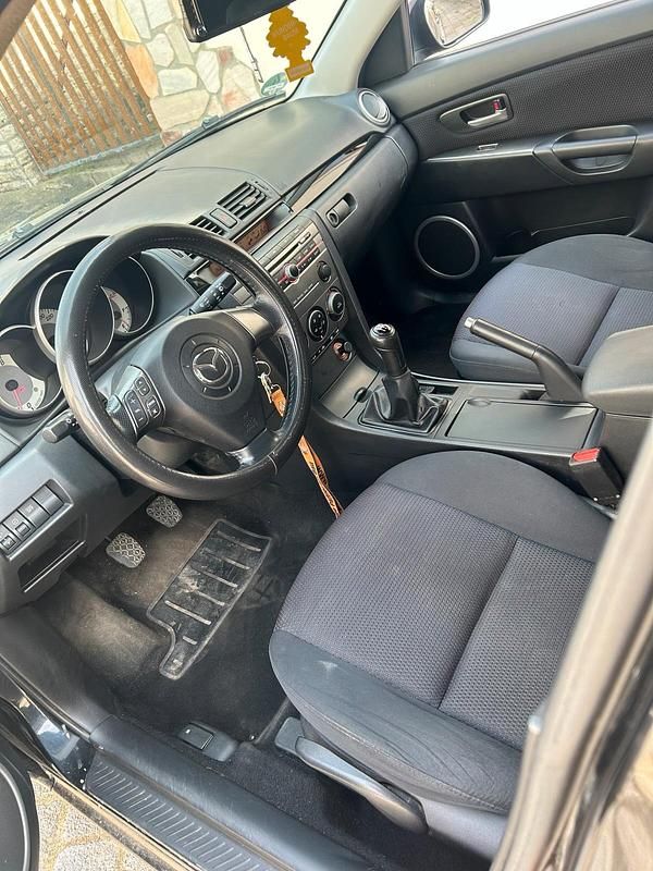Usata Mazda 3 105 CV (77 kW) 2006 Nero Utilitaria