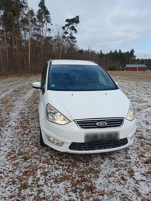 Gebraucht Ford Galaxy Champions Edition 140 PS (102 kW) 2013 Weiß Van / Kleinbus
