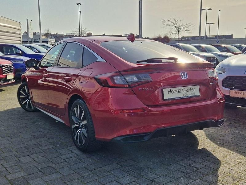 Gebraucht Honda Civic Elegance 184 PS (135 kW) 2025 Premium crystal red (rot) Limousine
