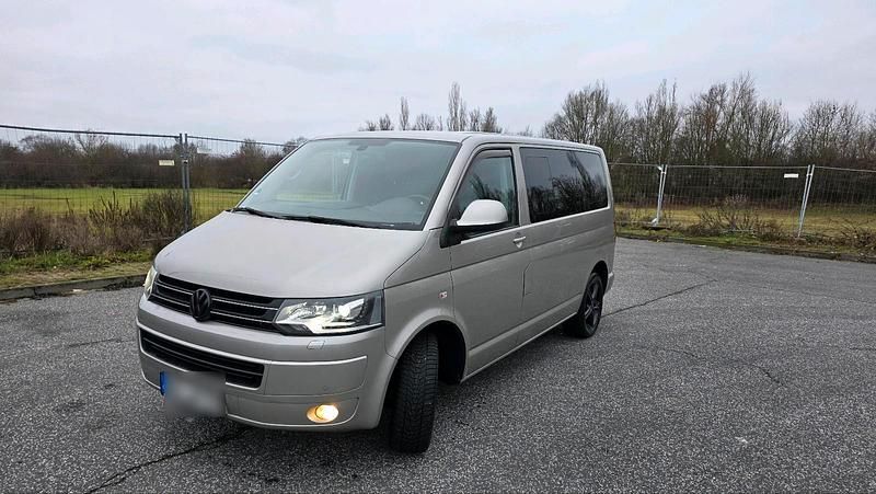 Silber Gebraucht 2013 VW Multivan Van | 20.999 € (Guter Preis) - Bild 1/4