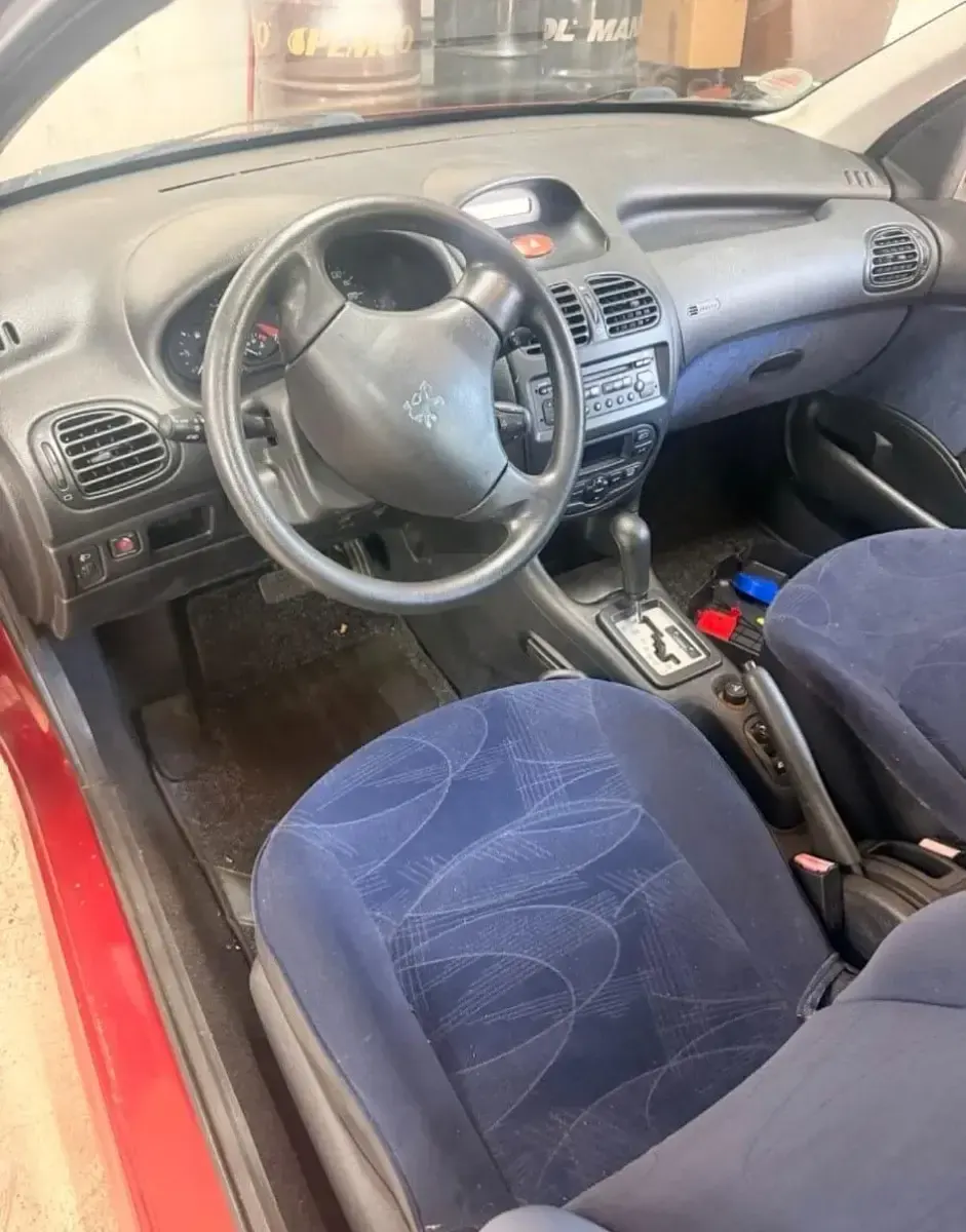 Gebraucht Peugeot 206 75 PS (55 kW) 2002 Rot Kleinwagen