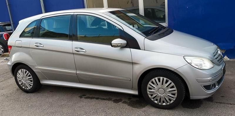 Gebraucht Mercedes B180 109 PS (80 kW) 2007 Silber Van / Kleinbus