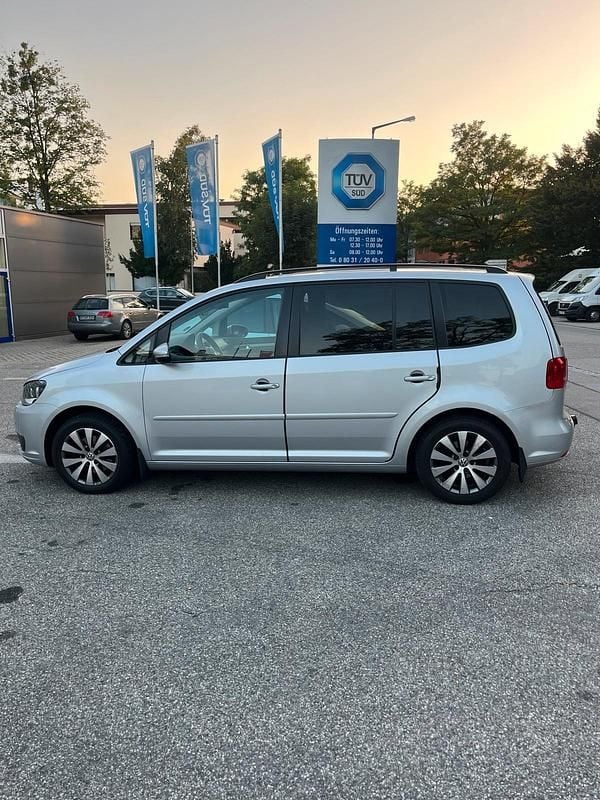 Silber Gebraucht 2011 VW Touran Van / Kleinbus | 5.800 € (Fairer Preis) - Bild 1/4