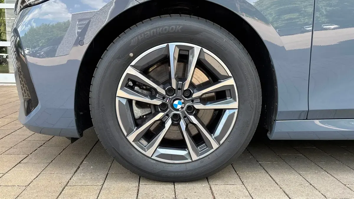Gebraucht BMW 223 Active Tourer Efficient Dynamics 218 PS (160 kW) 2025 Sparkling kupfergrau metallic Van / Kleinbus