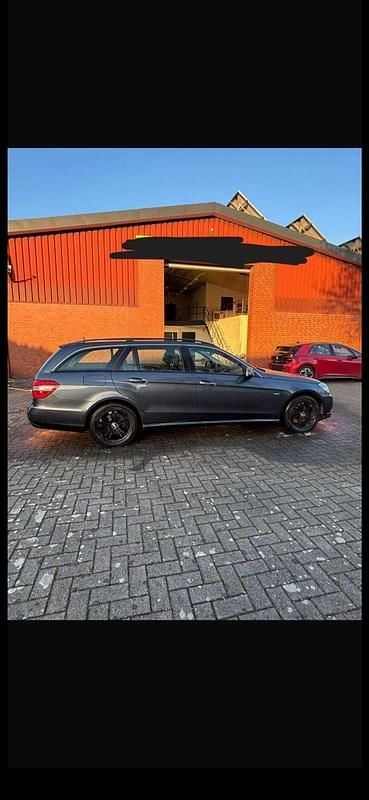 Second-hand Mercedes E250 204 CP (150 kW) 2009 Gri Break