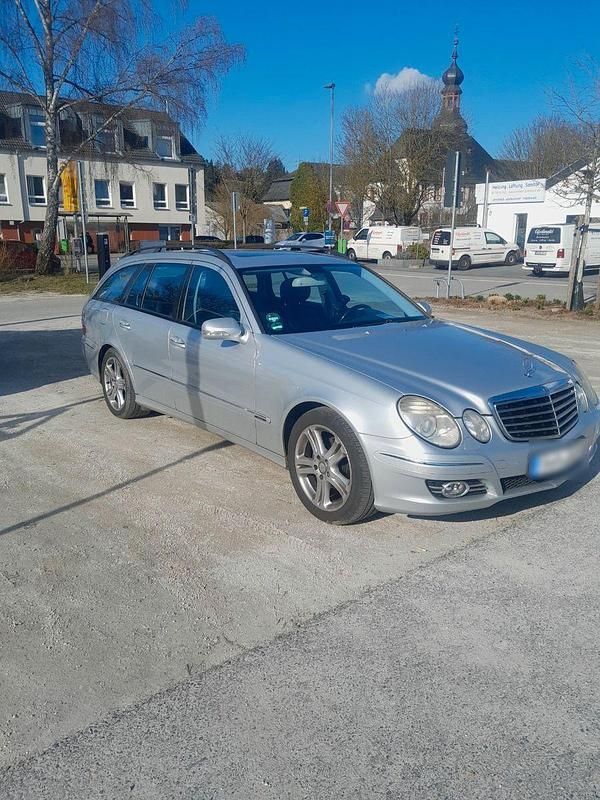 Gebraucht Mercedes E220 Avantgarde 170 PS (125 kW) 2008 Silber Kombi