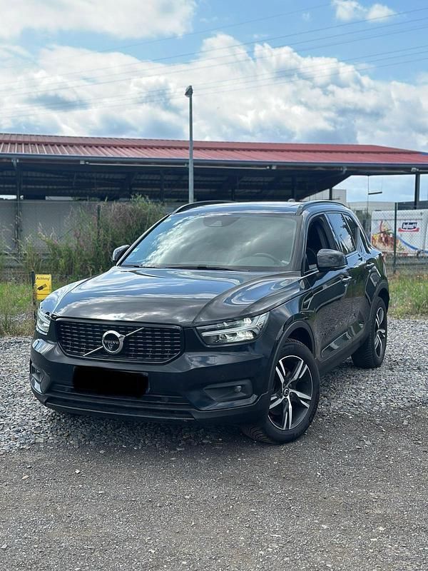 Schwarz Gebraucht 2020 Volvo XC40 R-Design SUV | 14.800 € - Bild 1/4