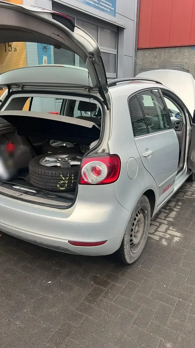 Gebraucht VW Golf VII 101 PS (74 kW) 2012 Silber Limousine
