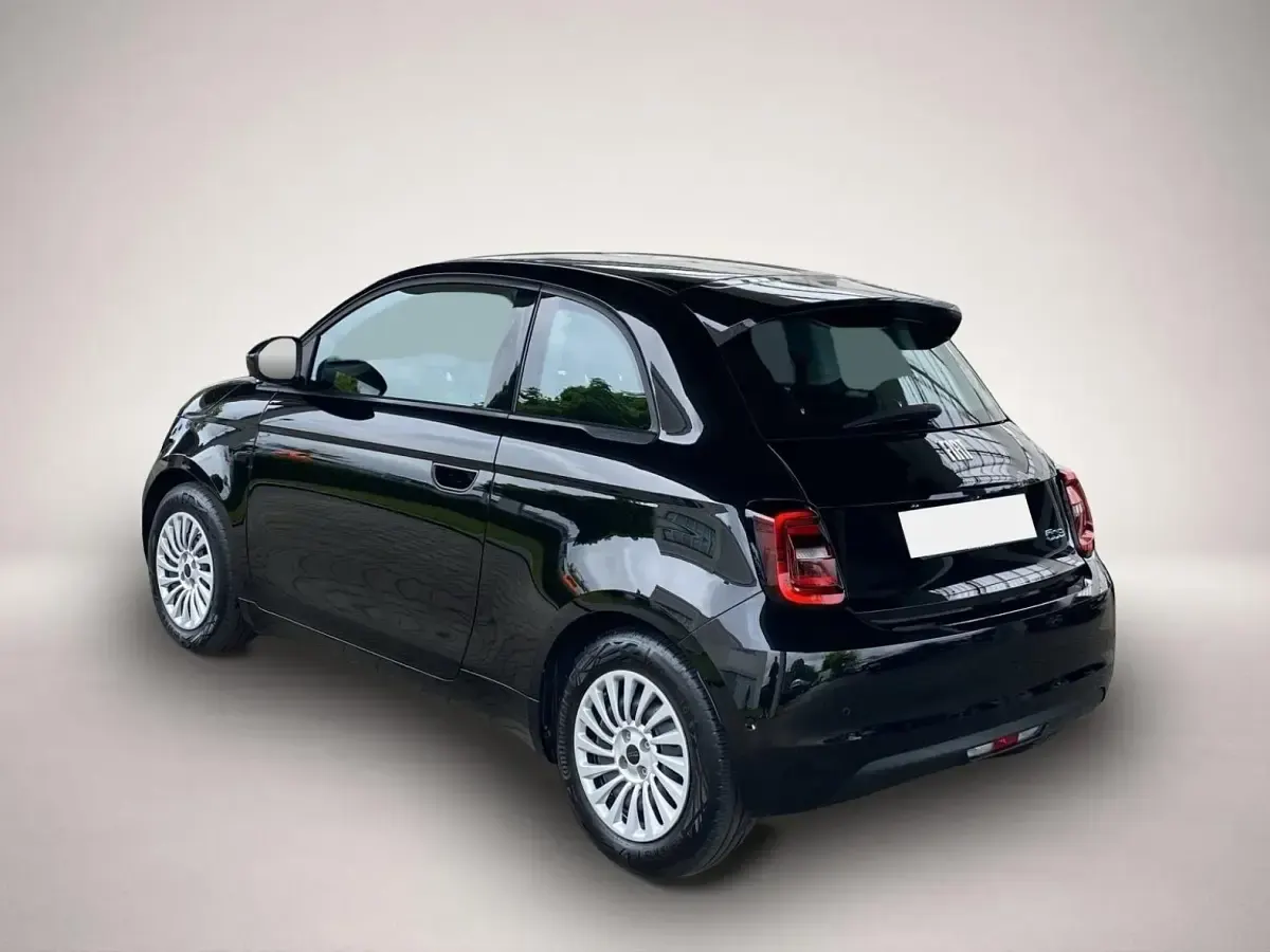 Gebraucht Fiat 500e 86 kW (118 PS) 2023 Manufacturer Limousine