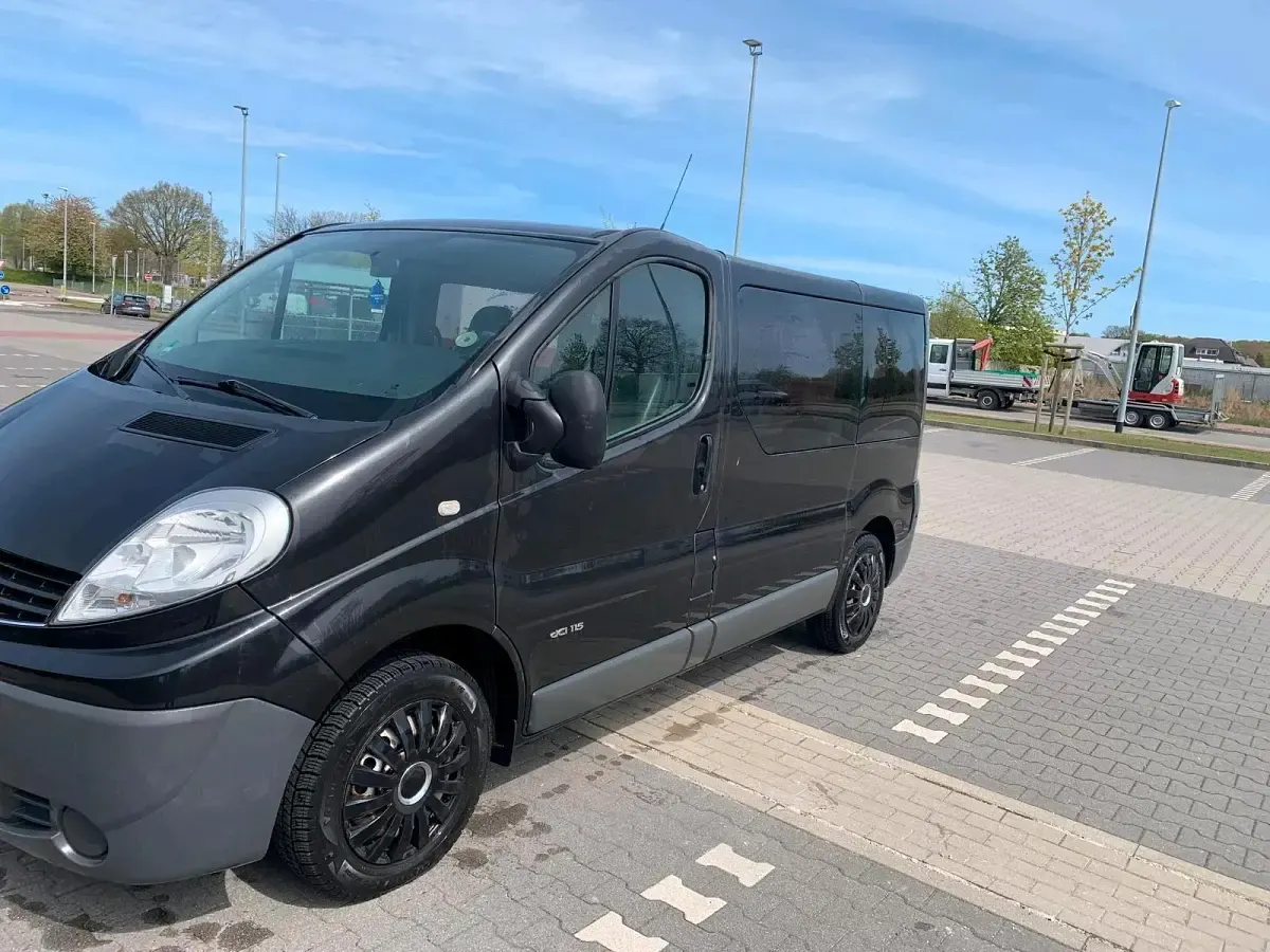 Gebraucht Renault Traffic 136 PS (100 kW) 2010 Schwarz Van / Kleinbus