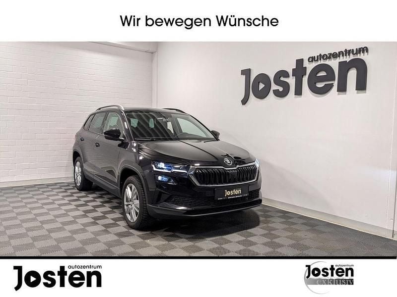 Schwarz Gebraucht 2024 Skoda Karoq Selection SUV | 29.690 € (Superpreis) - Bild 1/4