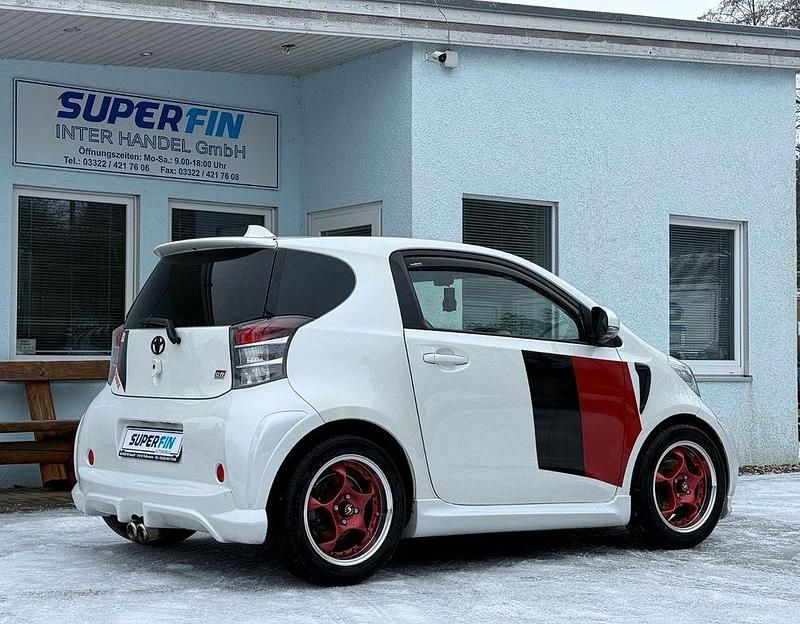 Gebraucht Toyota iQ 68 PS (50 kW) 2013 Weiß Kleinwagen