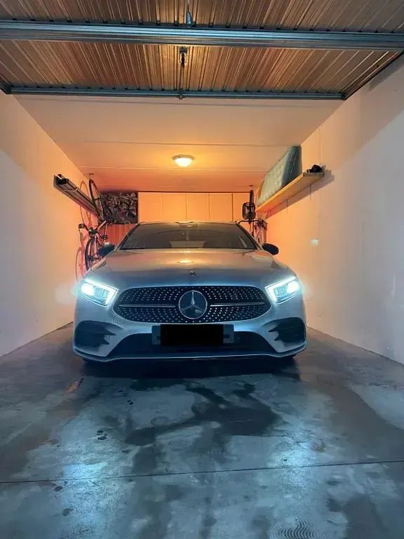 Gebraucht Mercedes A180 116 PS (85 kW) 2018 Silber Limousine