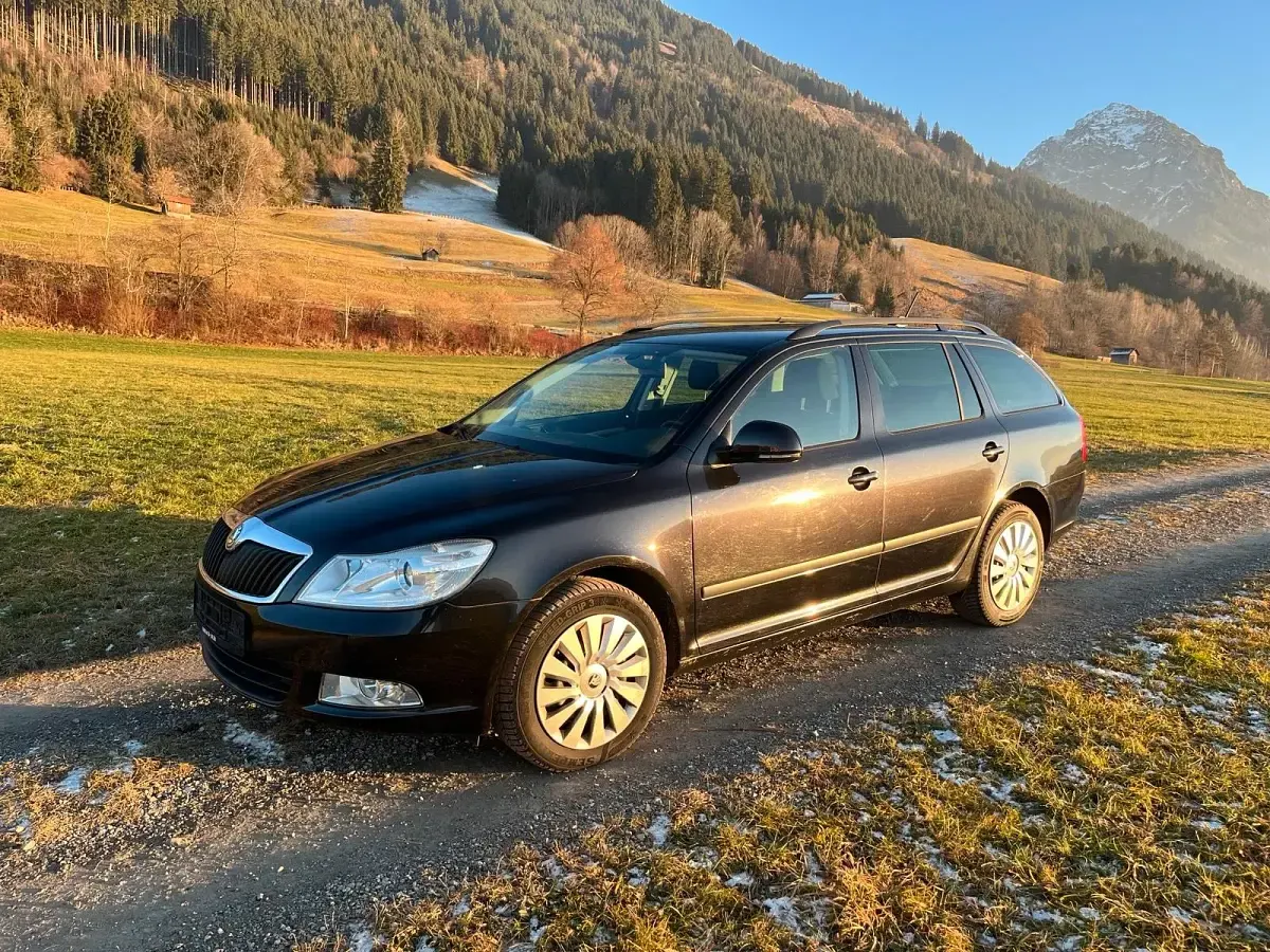 Gebraucht Skoda Octavia 140 PS (102 kW) 2013 Schwarz Kombi