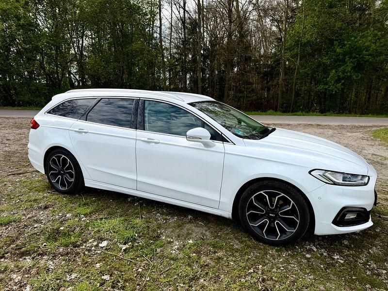 Gebraucht Ford Mondeo Titanium 165 PS (121 kW) 2019 Weiß Kombi