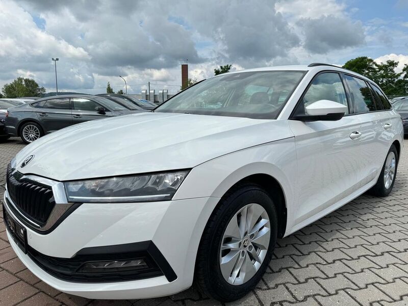 Weiß Gebraucht 2021 Skoda Octavia Limousine | 14.890 € (Fairer Preis) - Bild 1/4