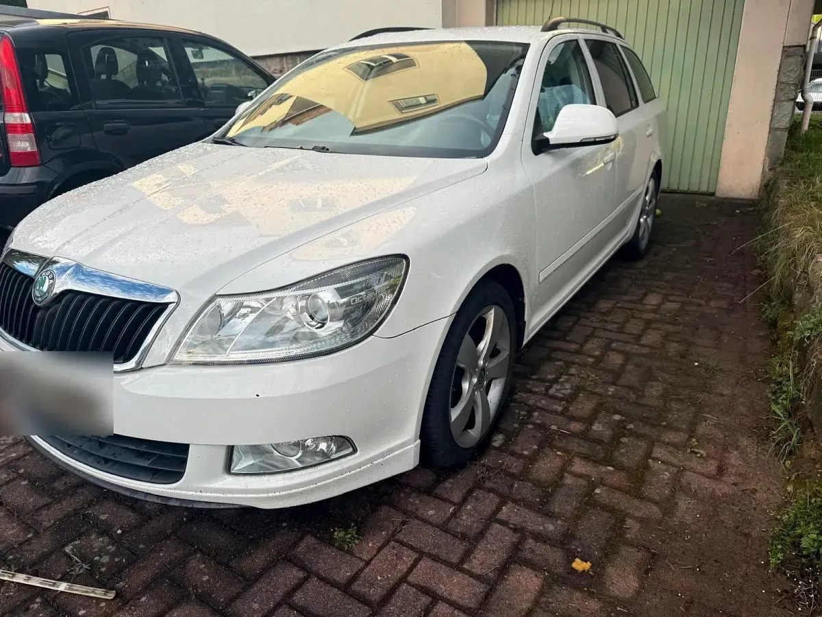 Gebraucht Skoda Octavia 110 PS (80 kW) 2010 Weiß Kombi