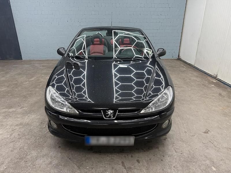 Gebraucht Peugeot 206 CC 109 PS (80 kW) 2003 Schwarz Cabrio