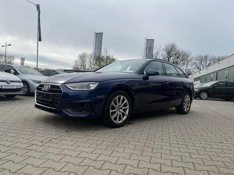 Navarrablau (metallic) Gebraucht 2021 Audi A4 Business Kombi | 23.490 € (Fairer Preis) - Bild 1/4
