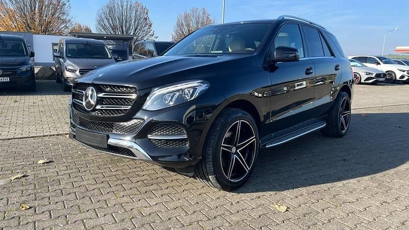 Gebraucht Mercedes GLE250 204 PS (150 kW) 2016 Schwarz SUV