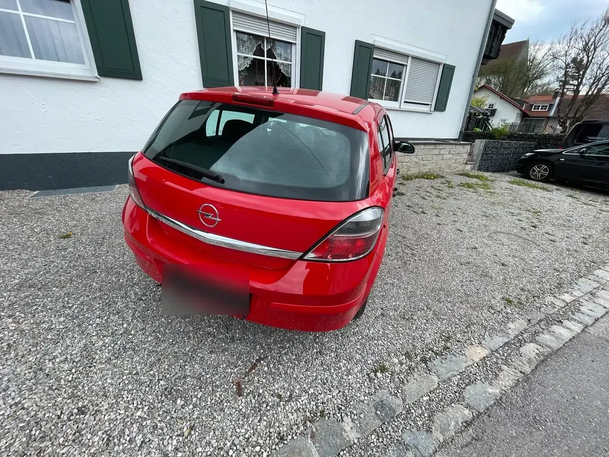 Usata Opel Astra 90 CV (66 kW) 2009 Rosso Berlina