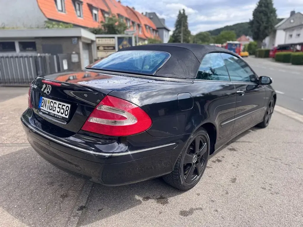 Gebraucht Mercedes CLK200 Avantgarde 163 PS (119 kW) 2005 Schwarz Cabrio