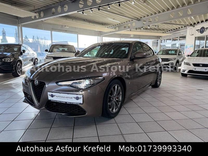 Gebraucht Alfa Romeo Giulia Super 179 PS (131 kW) 2017 Grau Limousine