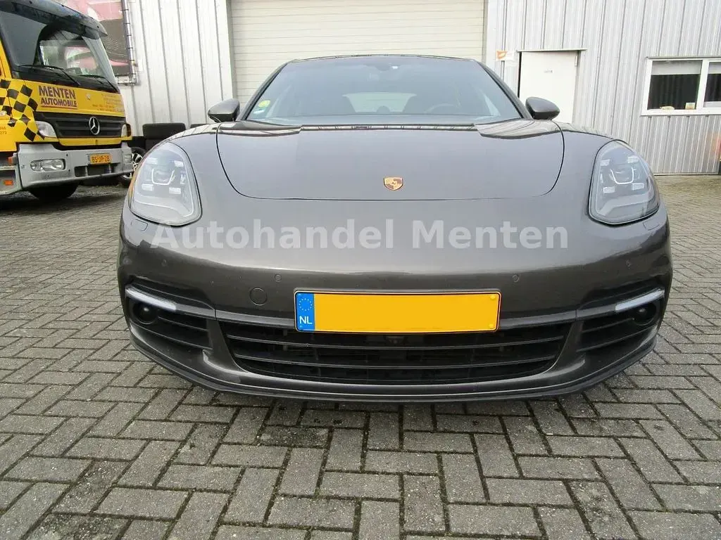 Gebraucht Porsche Panamera 4S Diesel Chrono 421 PS (309 kW) 2017 Grau Kleinwagen