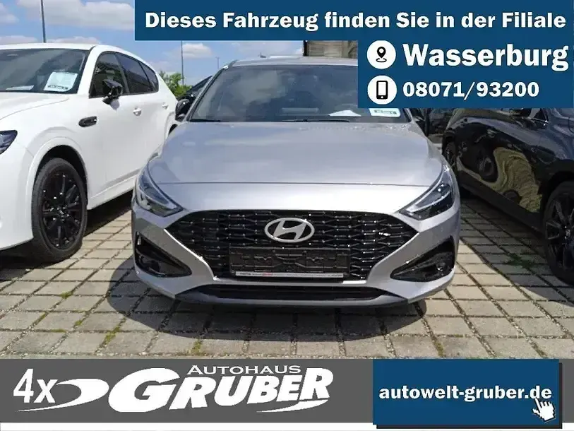Gebraucht Hyundai i30 Advantage 101 PS (74 kW) 2025 Shimmering silver Limousine