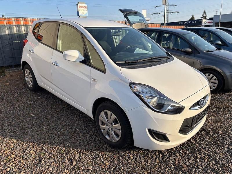 Gebraucht Hyundai ix20 Classic 90 PS (66 kW) 2012 Weiß Kleinwagen